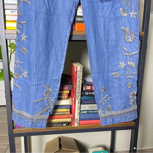 Johnny  Was Biya Aventura Blue Cargo Embroidered Jean Pant Size 8 $435 Wide Leg - Picture 6 of 13